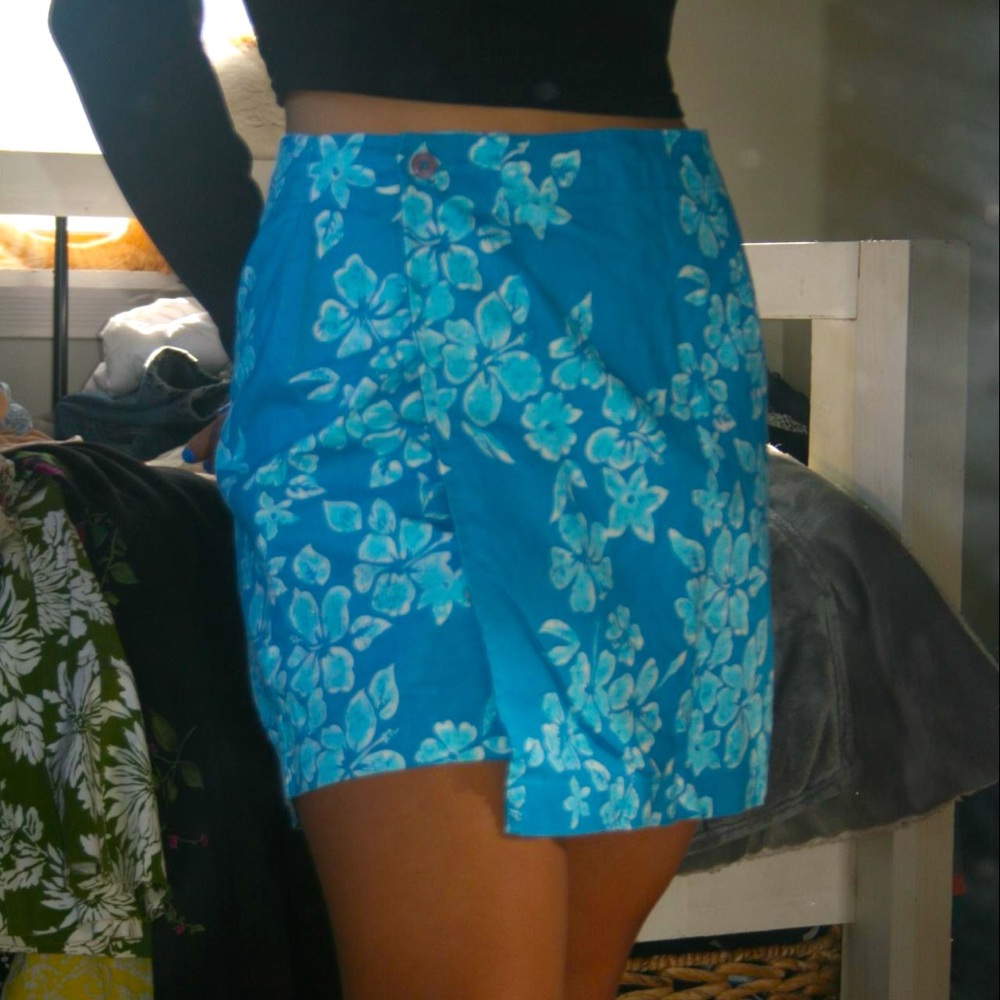 This is a beautiful floral design skort